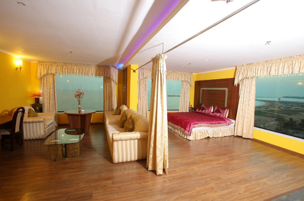 The Quilon Beach Hotel And Convention Center Kollam Exterior photo