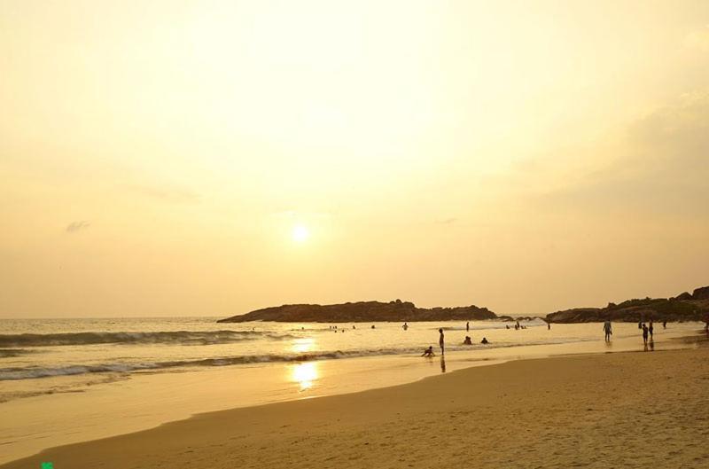The Quilon Beach Hotel And Convention Center Kollam Exterior photo