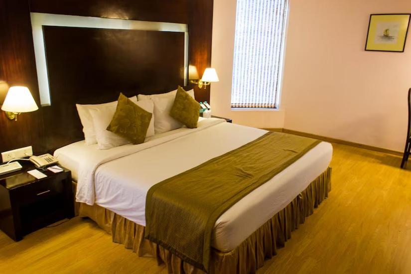 The Quilon Beach Hotel And Convention Center Kollam Exterior photo