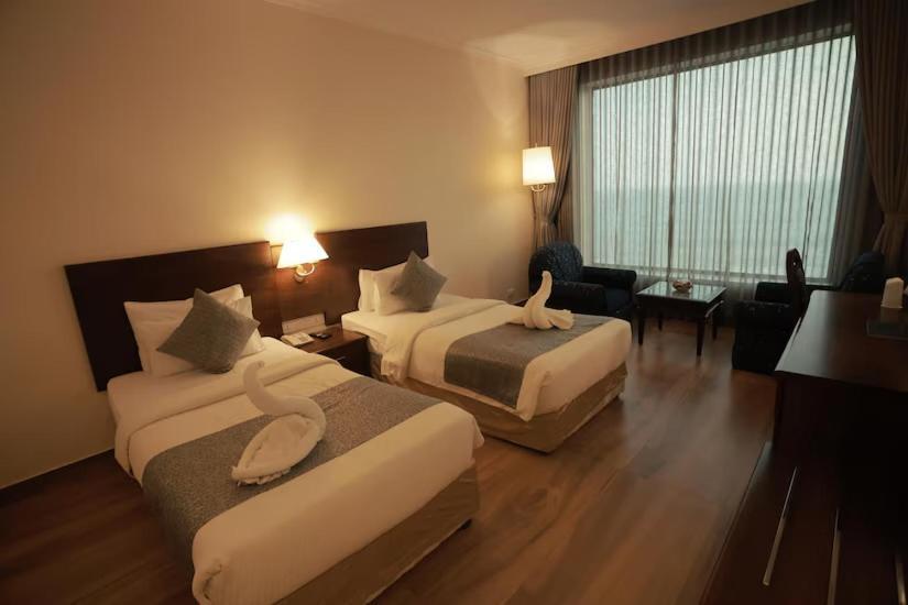 The Quilon Beach Hotel And Convention Center Kollam Exterior photo