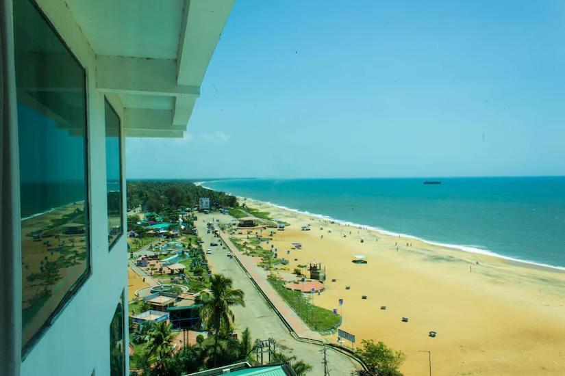 The Quilon Beach Hotel And Convention Center Kollam Exterior photo