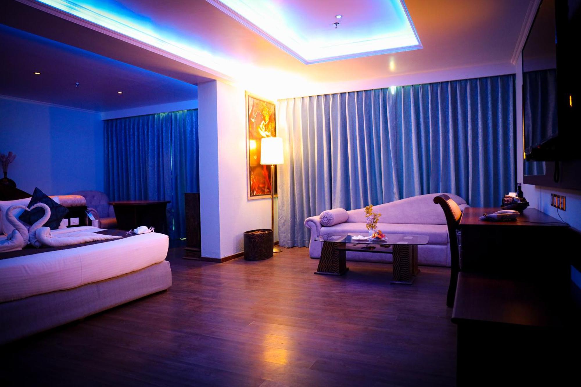 The Quilon Beach Hotel And Convention Center Kollam Exterior photo