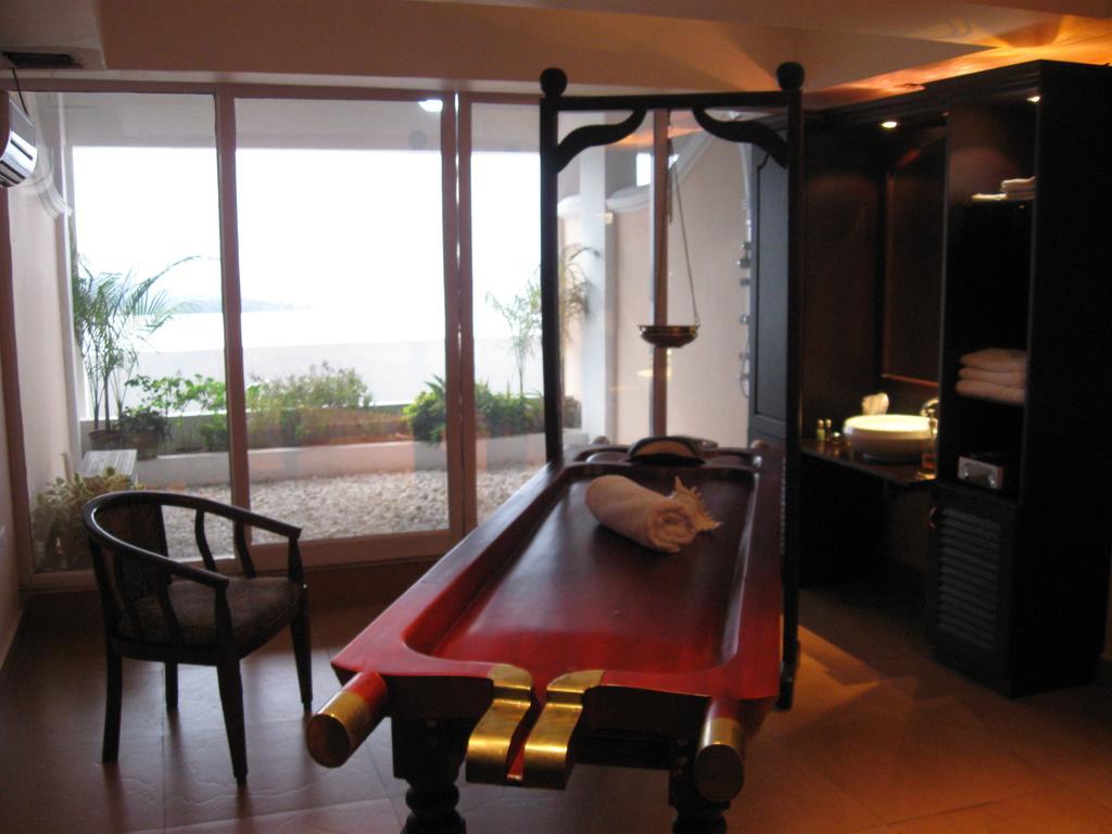 The Quilon Beach Hotel And Convention Center Kollam Exterior photo